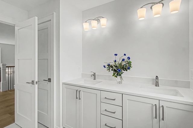 897 Falls Road, Shelburne, VT 05482