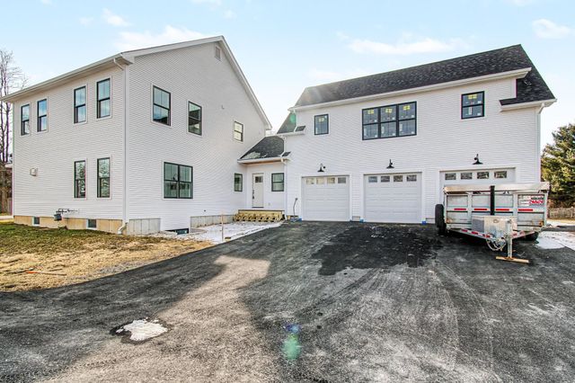 897 Falls Road, Shelburne, VT 05482