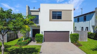 21016 NE 2nd Ct, Miami, FL 33179