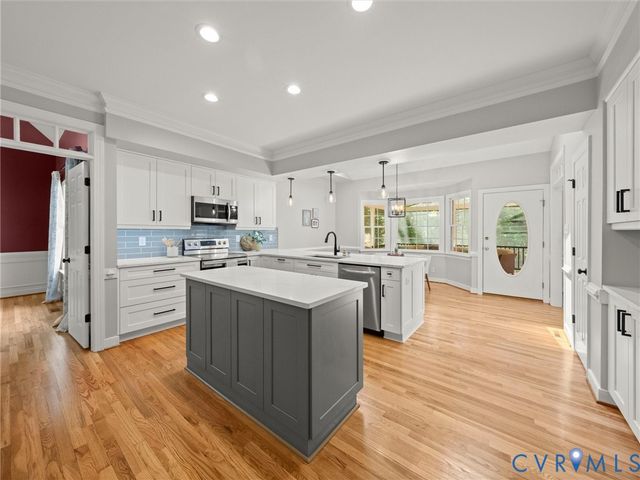 15724 Fire Light Pl, Moseley, VA 23120