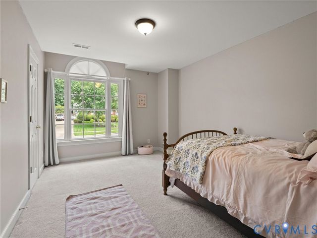 15724 Fire Light Pl, Moseley, VA 23120