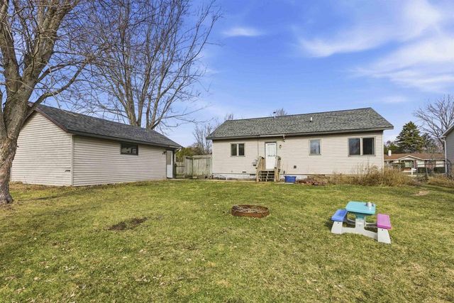 735 E FATHOM PLACE, Sturgeon Bay, WI 54235