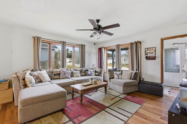 735 E FATHOM PLACE, Sturgeon Bay, WI 54235