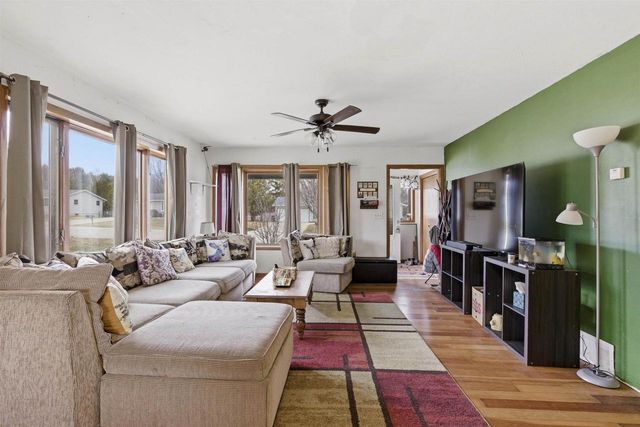 735 E FATHOM PLACE, Sturgeon Bay, WI 54235