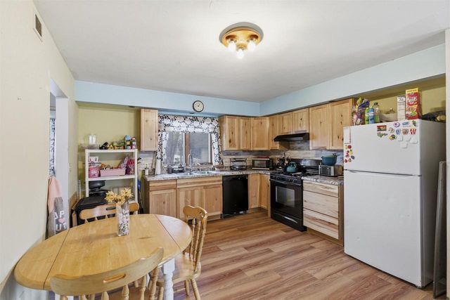 735 E FATHOM PLACE, Sturgeon Bay, WI 54235