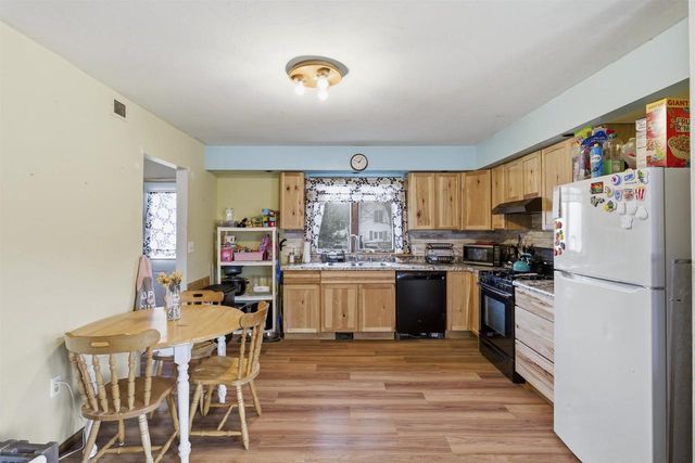 735 E FATHOM PLACE, Sturgeon Bay, WI 54235