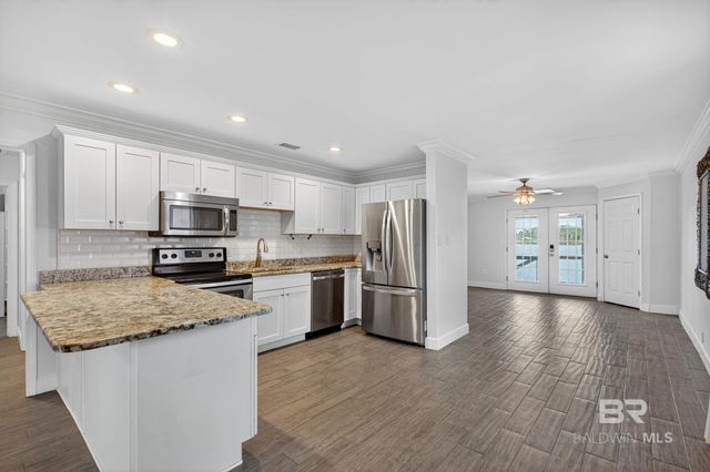 140 W 8th Avenue, Gulf Shores, AL 36542