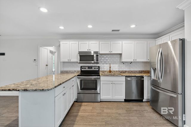 140 W 8th Avenue, Gulf Shores, AL 36542