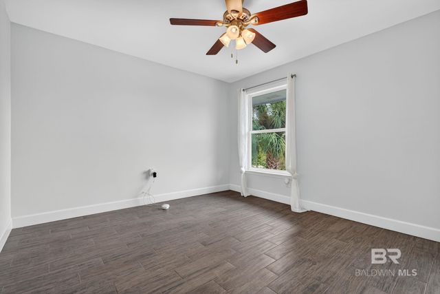 140 W 8th Avenue, Gulf Shores, AL 36542