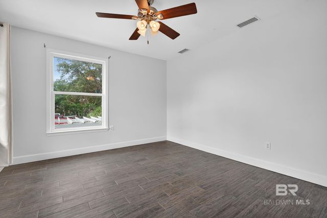 140 W 8th Avenue, Gulf Shores, AL 36542