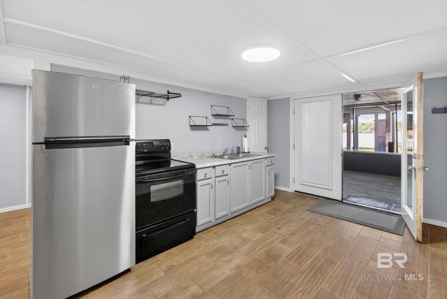 140 W 8th Avenue, Gulf Shores, AL 36542