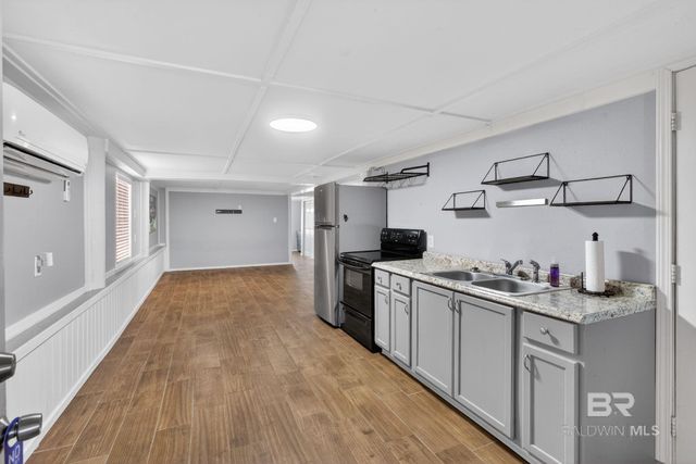 140 W 8th Avenue, Gulf Shores, AL 36542