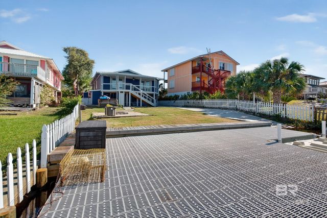 140 W 8th Avenue, Gulf Shores, AL 36542