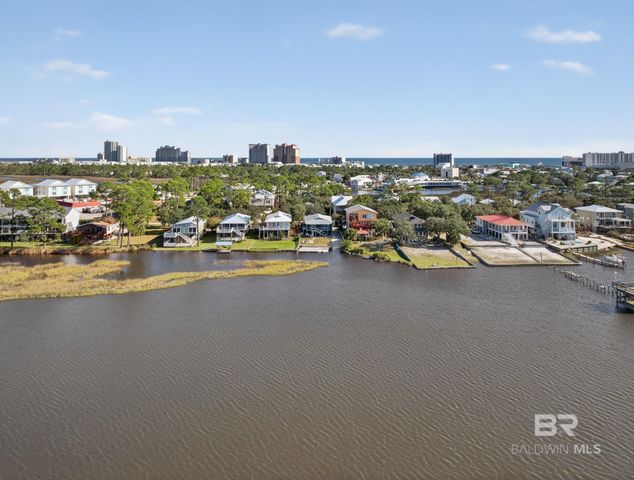 140 W 8th Avenue, Gulf Shores, AL 36542