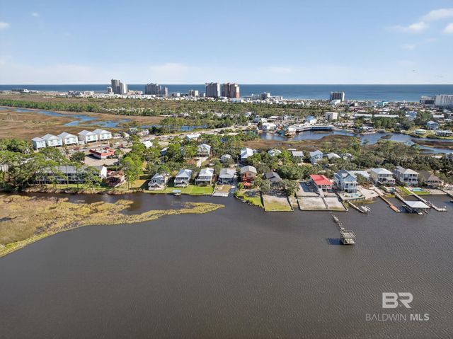 140 W 8th Avenue, Gulf Shores, AL 36542