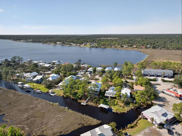 140 W 8th Avenue, Gulf Shores, AL 36542