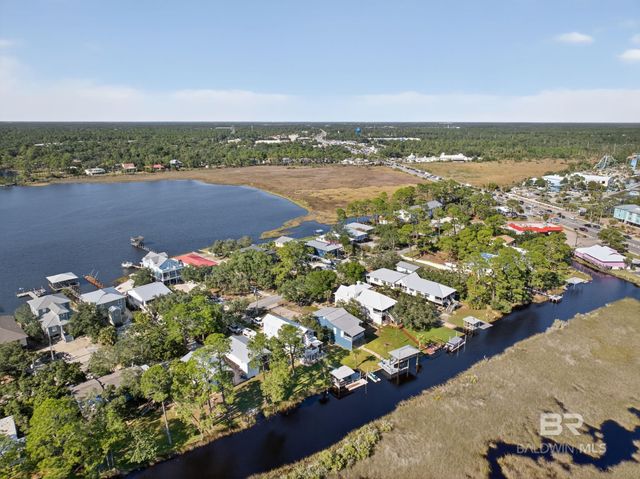 140 W 8th Avenue, Gulf Shores, AL 36542