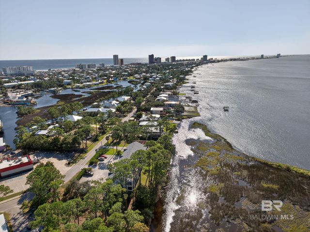 140 W 8th Avenue, Gulf Shores, AL 36542
