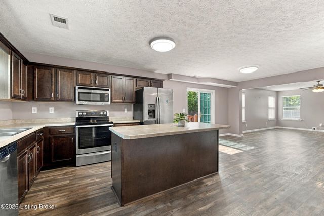 142 Reserves Blvd, Shepherdsville, KY 40165