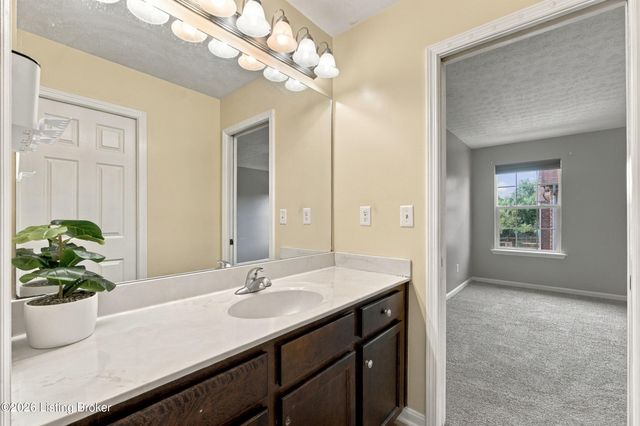 142 Reserves Blvd, Shepherdsville, KY 40165
