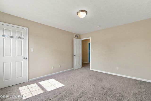 142 Reserves Blvd, Shepherdsville, KY 40165