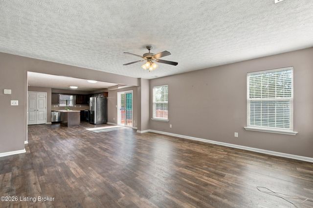 142 Reserves Blvd, Shepherdsville, KY 40165
