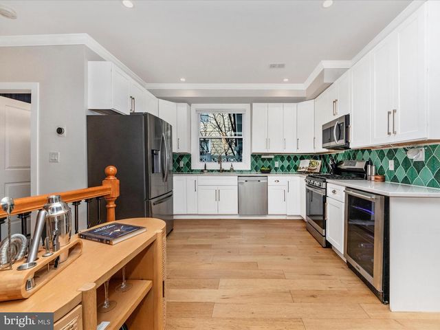 3016 THAYER ST NE, Washington, DC 20018