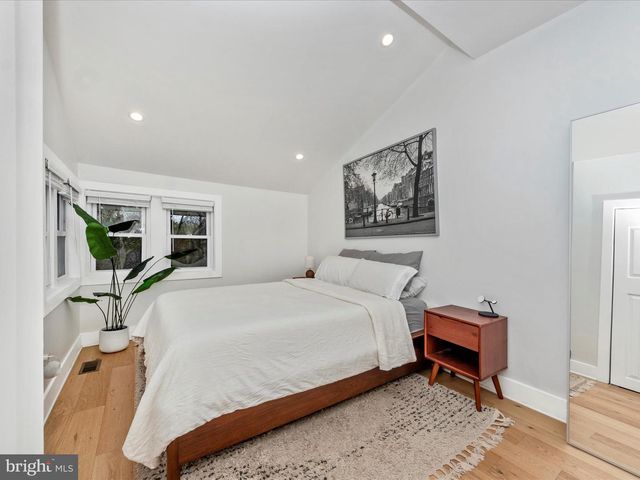 3016 THAYER ST NE, Washington, DC 20018