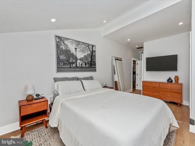 3016 THAYER ST NE, Washington, DC 20018