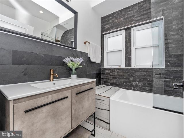 3016 THAYER ST NE, Washington, DC 20018