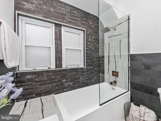 3016 THAYER ST NE, Washington, DC 20018