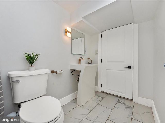 3016 THAYER ST NE, Washington, DC 20018