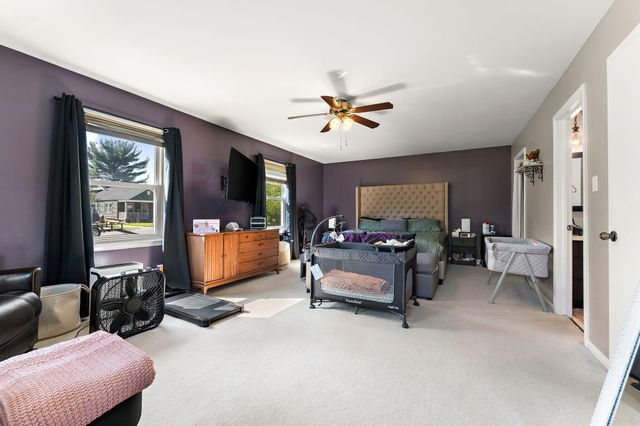 1047 State Street, Hobart, IN 46342