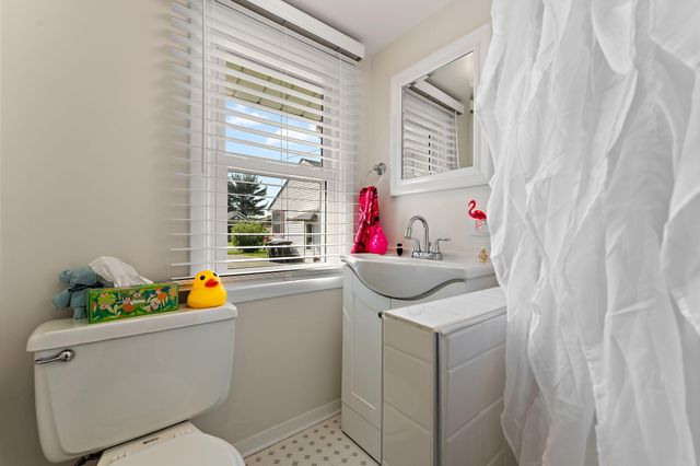 1047 State Street, Hobart, IN 46342