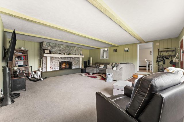 1047 State Street, Hobart, IN 46342