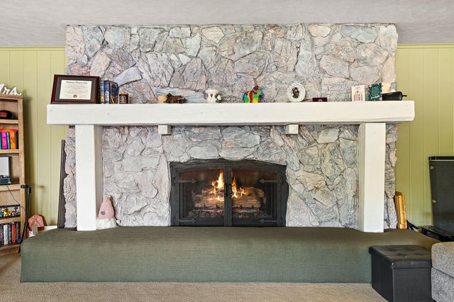 1047 State Street, Hobart, IN 46342