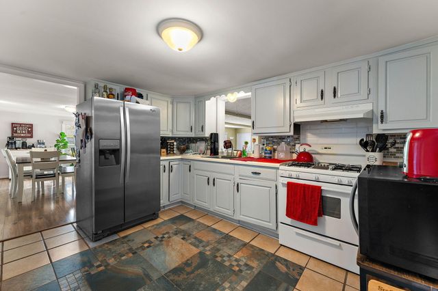 1047 State Street, Hobart, IN 46342