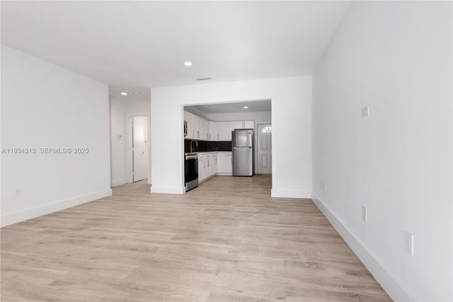 2512 NE 182nd Ter 1, North Miami Beach, FL 33160