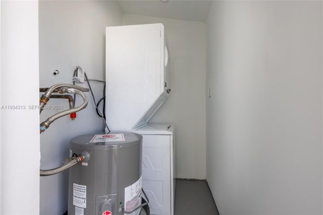 2512 NE 182nd Ter 1, North Miami Beach, FL 33160