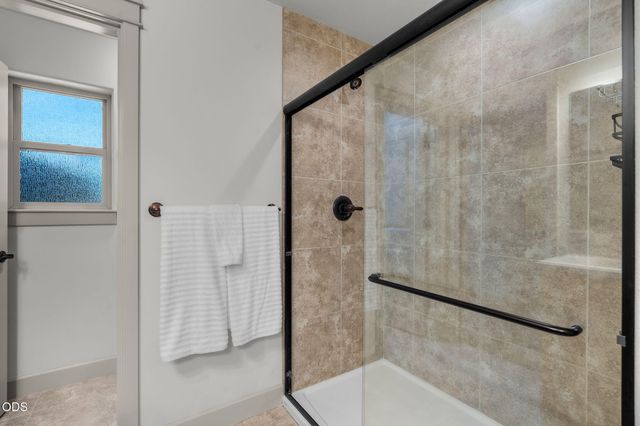 1713 NW Precision Lane, Bend, OR 97703