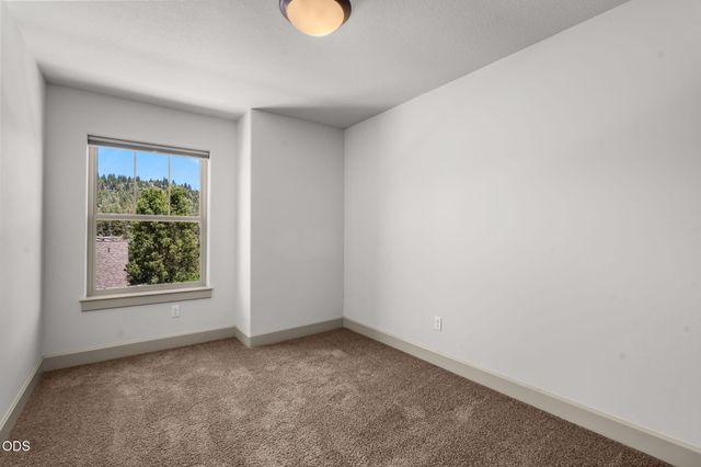 1713 NW Precision Lane, Bend, OR 97703