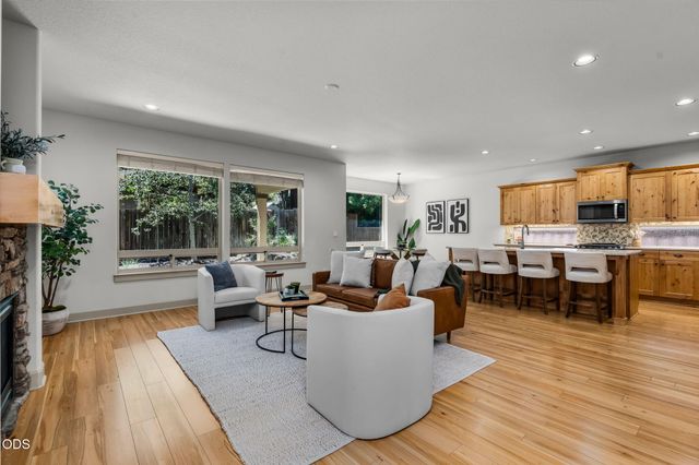 1713 NW Precision Lane, Bend, OR 97703