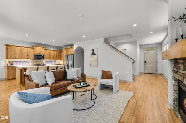1713 NW Precision Lane, Bend, OR 97703