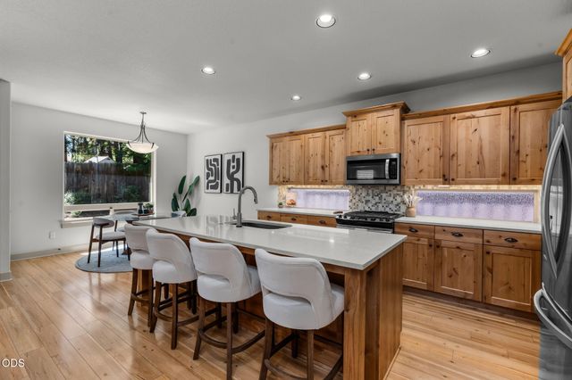 1713 NW Precision Lane, Bend, OR 97703