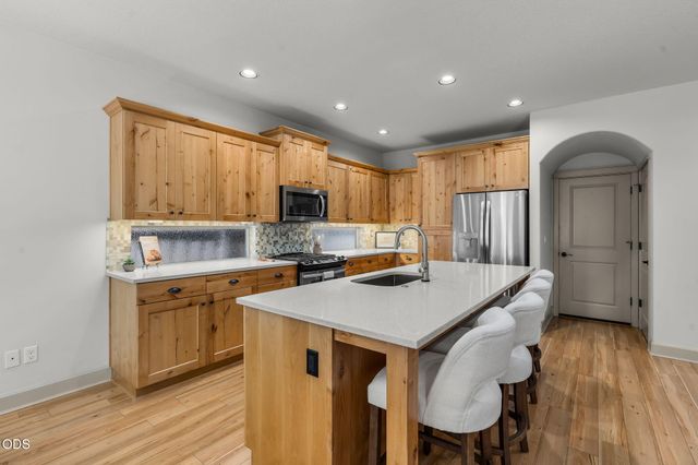 1713 NW Precision Lane, Bend, OR 97703