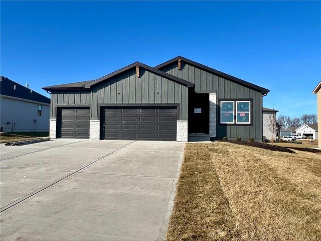 19622 Barstow Street, Spring Hill, KS 66083