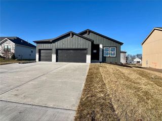 19622 Barstow Street, Spring Hill, KS 66083