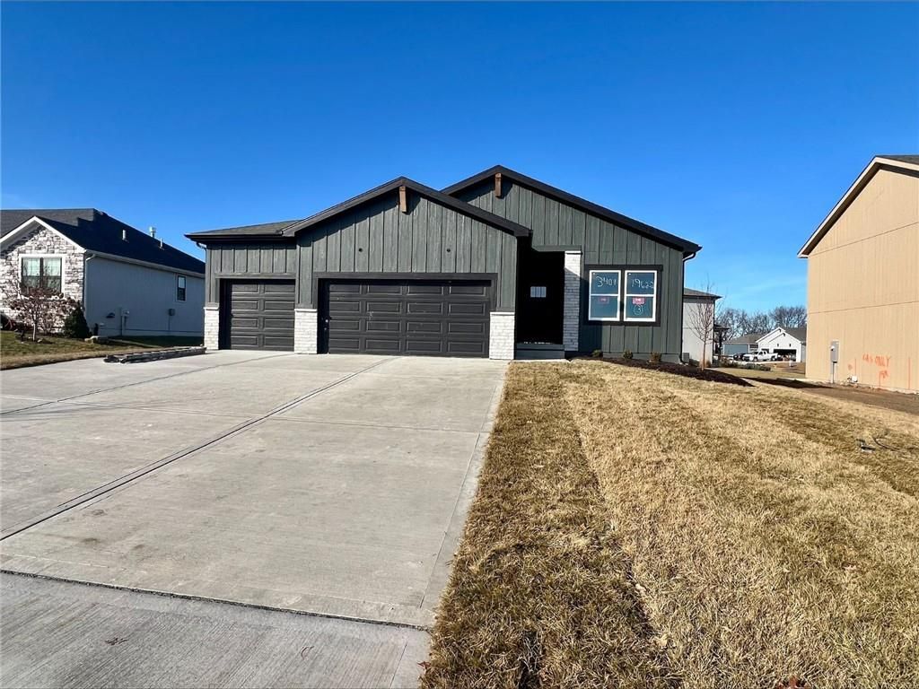 19622 Barstow Street, Spring Hill, KS 66083