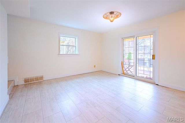 452 Iris Lane, Kirkwood, MO 63122