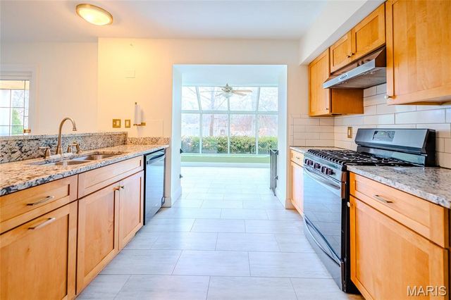 452 Iris Lane, Kirkwood, MO 63122